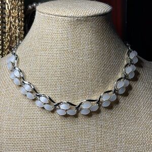 Coro 1950s vintage Lucite & Rhodium Necklace with Clip-on Earrings 🥰